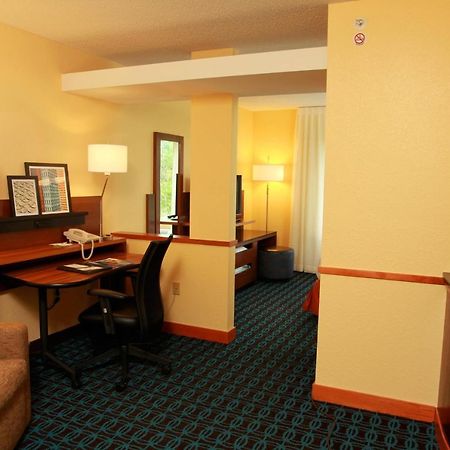 Fairfield Inn & Suites Τράβερς Σίτι Εξωτερικό φωτογραφία