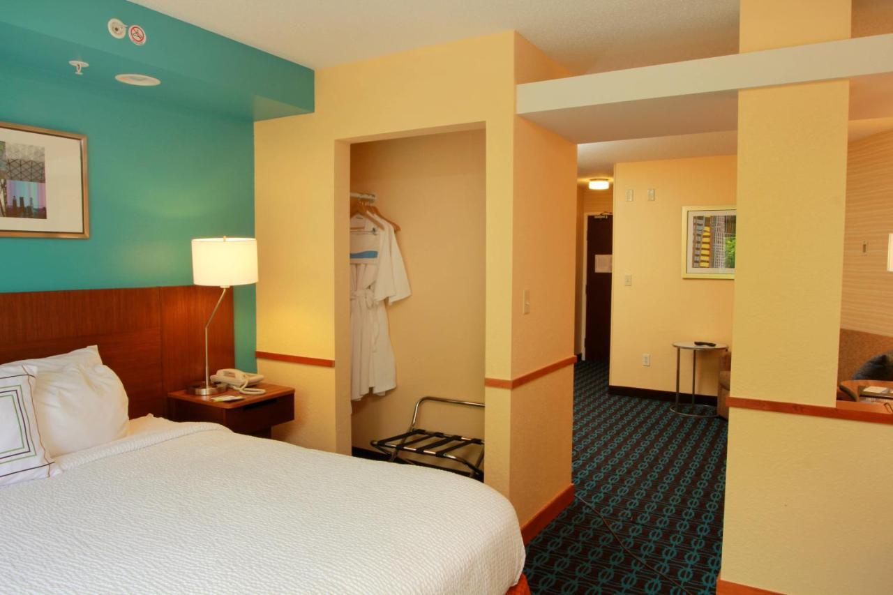 Fairfield Inn & Suites Τράβερς Σίτι Εξωτερικό φωτογραφία