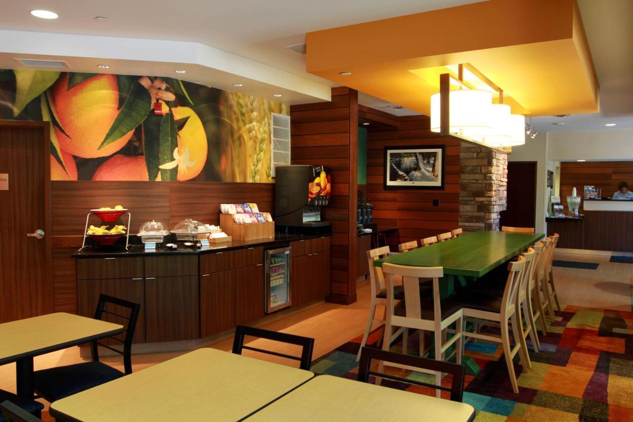 Fairfield Inn & Suites Τράβερς Σίτι Εξωτερικό φωτογραφία