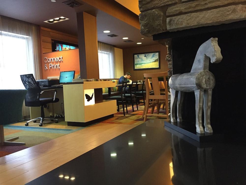 Fairfield Inn & Suites Τράβερς Σίτι Εξωτερικό φωτογραφία