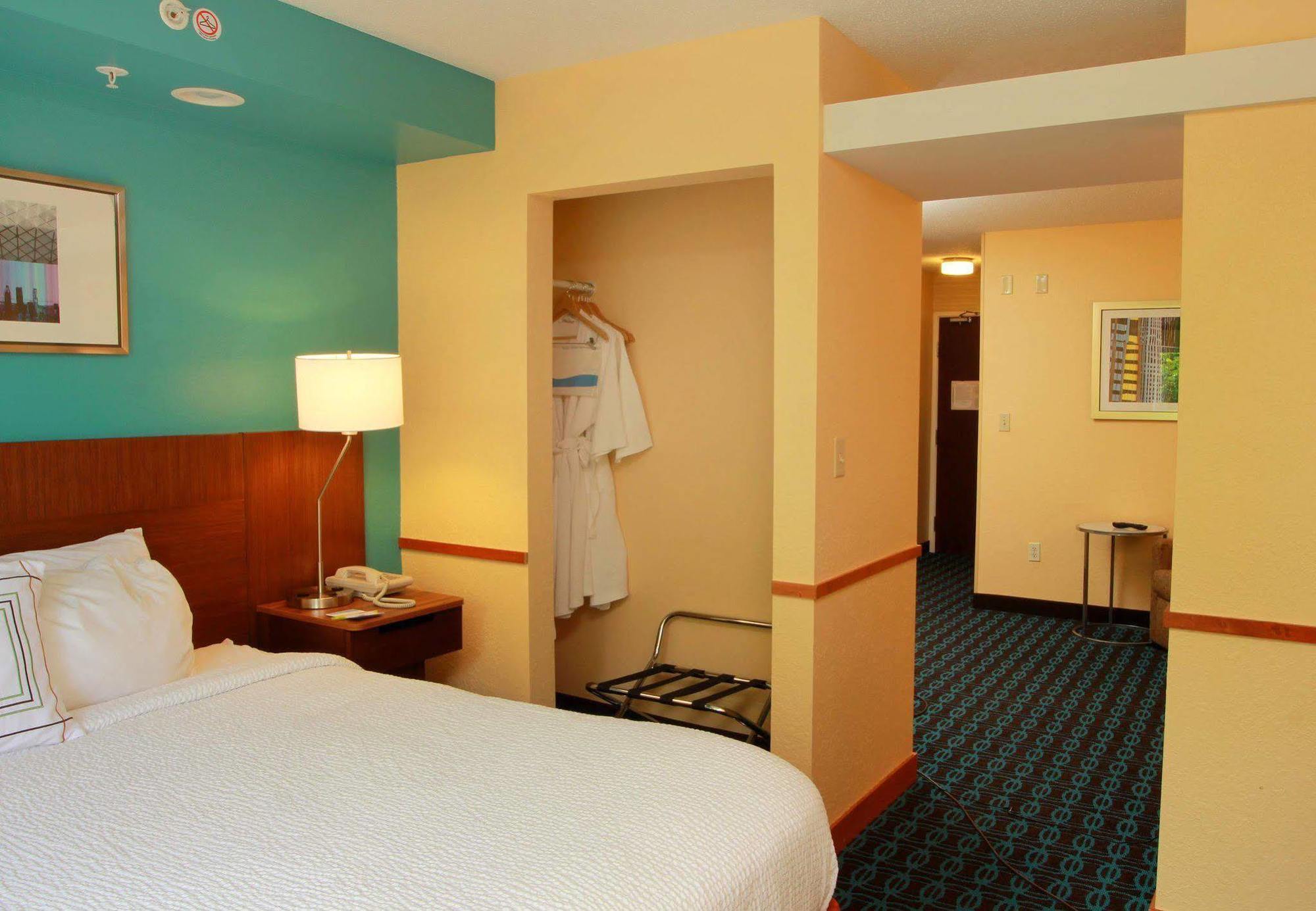 Fairfield Inn & Suites Τράβερς Σίτι Εξωτερικό φωτογραφία