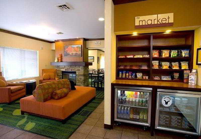 Fairfield Inn & Suites Τράβερς Σίτι Εξωτερικό φωτογραφία