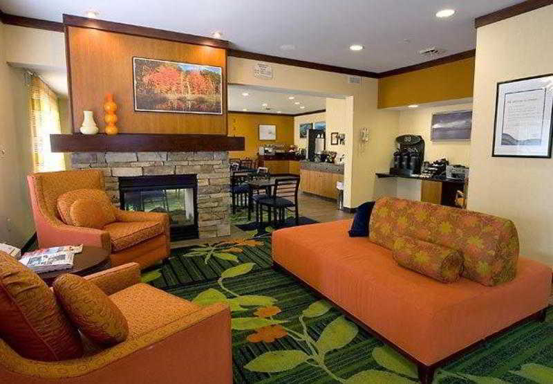 Fairfield Inn & Suites Τράβερς Σίτι Εξωτερικό φωτογραφία