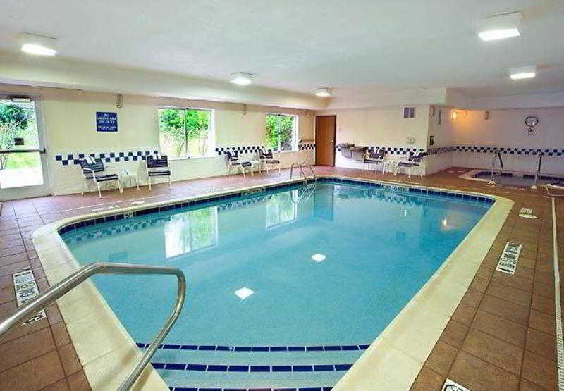 Fairfield Inn & Suites Τράβερς Σίτι Εξωτερικό φωτογραφία